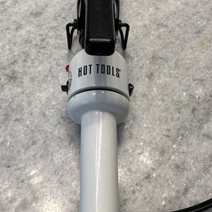 Hot Tools White Curling Iron